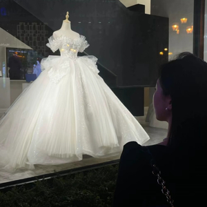 澳门宾利影视娱乐有限公司
